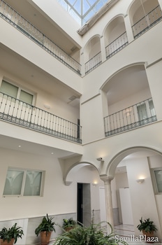 suites sevilla plaza apartamentos