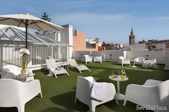 suites sevilla plaza apartamentos