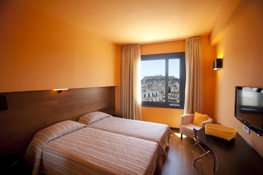 athens center square hotel