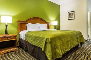 Quality Inn & Suites,Orangeburg>>Brookdale,3 star