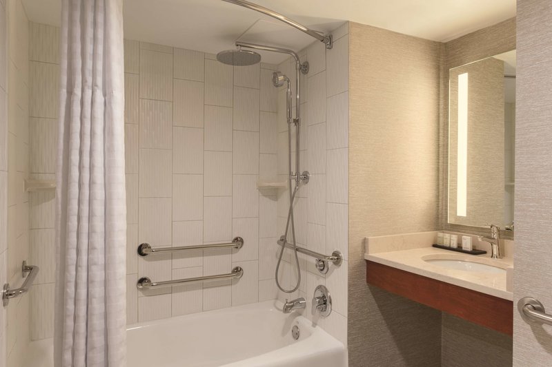 embassy suites by hilton orlando international dr icon park