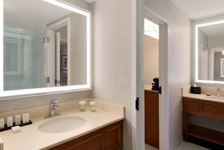 embassy suites by hilton orlando international dr icon park
