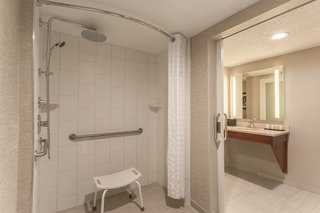 embassy suites by hilton orlando international dr icon park