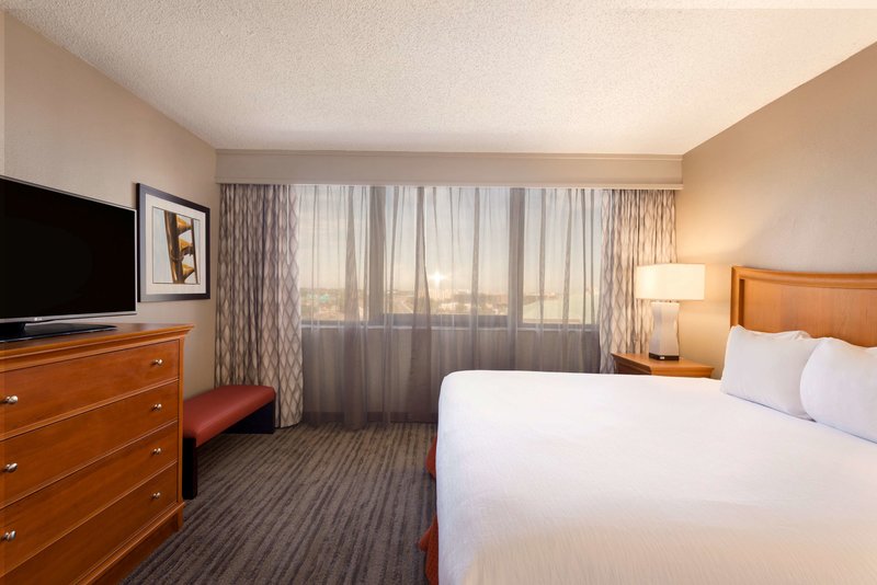 embassy suites by hilton orlando international dr icon park