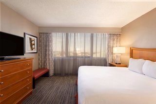 embassy suites by hilton orlando international dr icon park