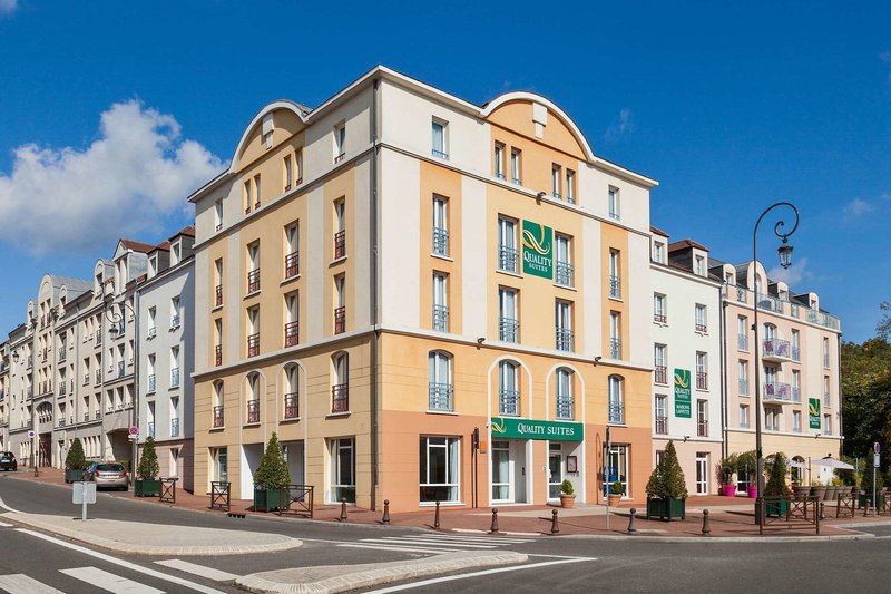 quality suites maisons laffitte paris ouest