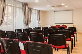 quality suites maisons laffitte paris ouest