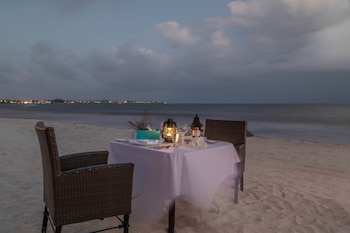 sea breeze beach house by ocean hotels all inclusive