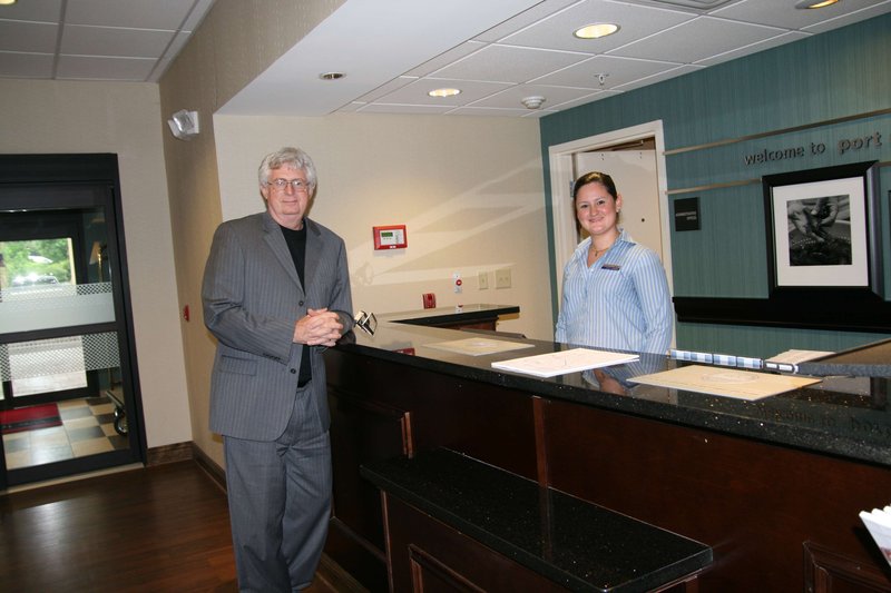 hampton inn and suites baton rouge port allen