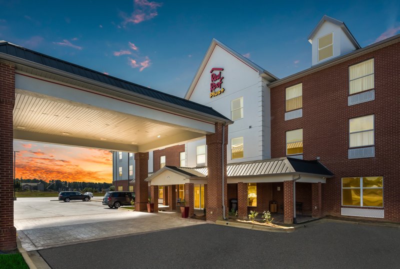 Red Roof Inn Plus+ & Suites Birmingham - Bessemer