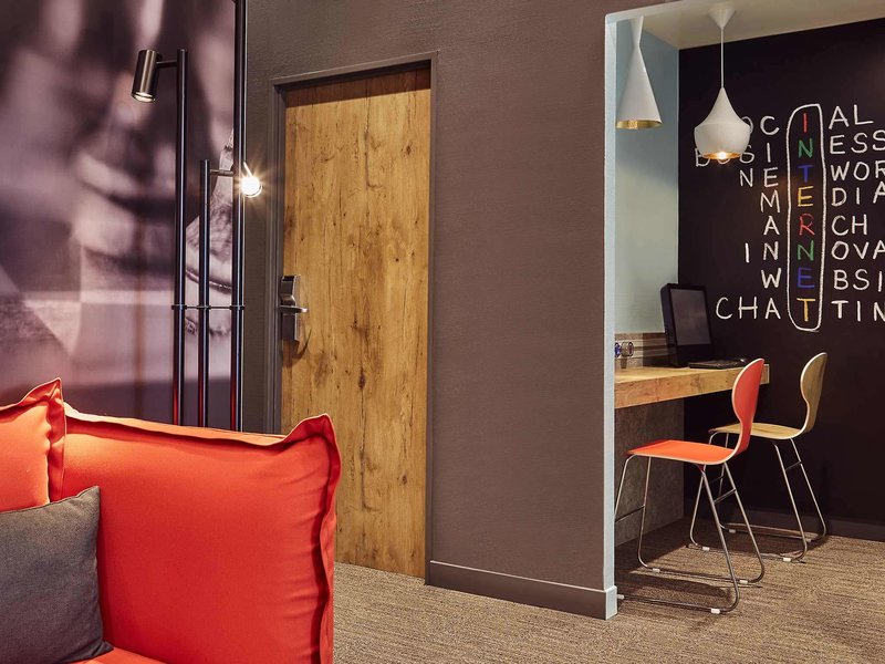 ibis marseille provence aeroport