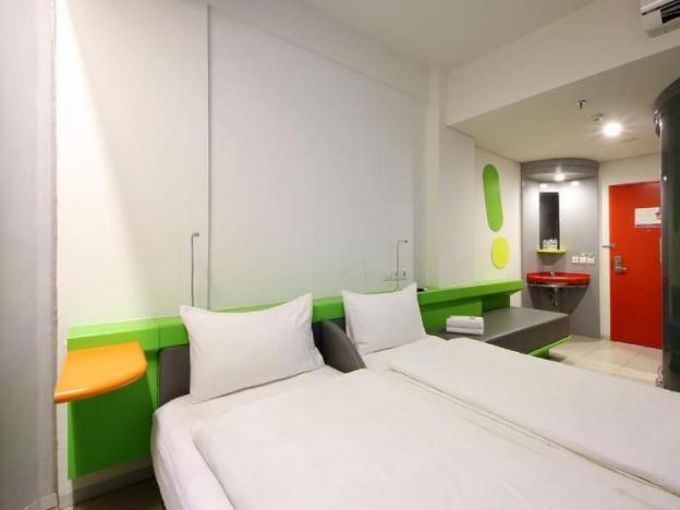 pop hotel airport jakarta