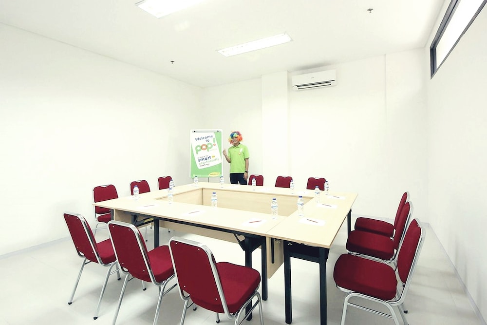 pop hotel airport jakarta