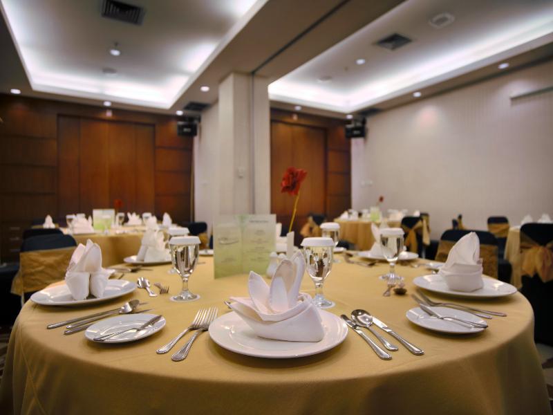 royal palm hotel and conference center cengkareng