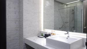 royal palm hotel and conference center cengkareng