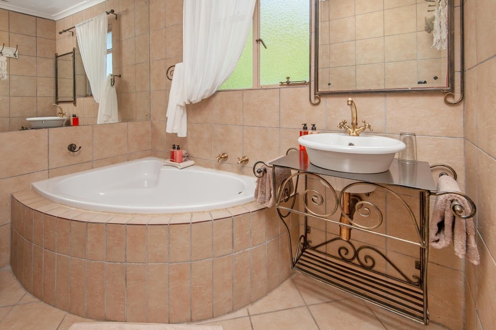 18 on kloof bed and breakfast