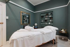 river manor boutique hotel