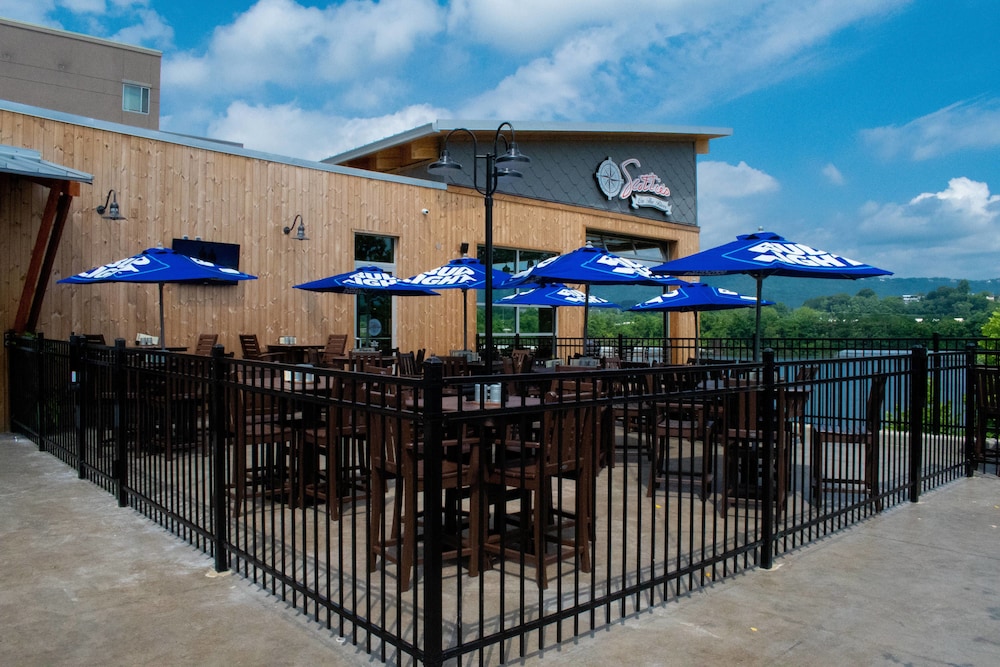 springhill suites by marriott chattanooga downtown cameron harbor