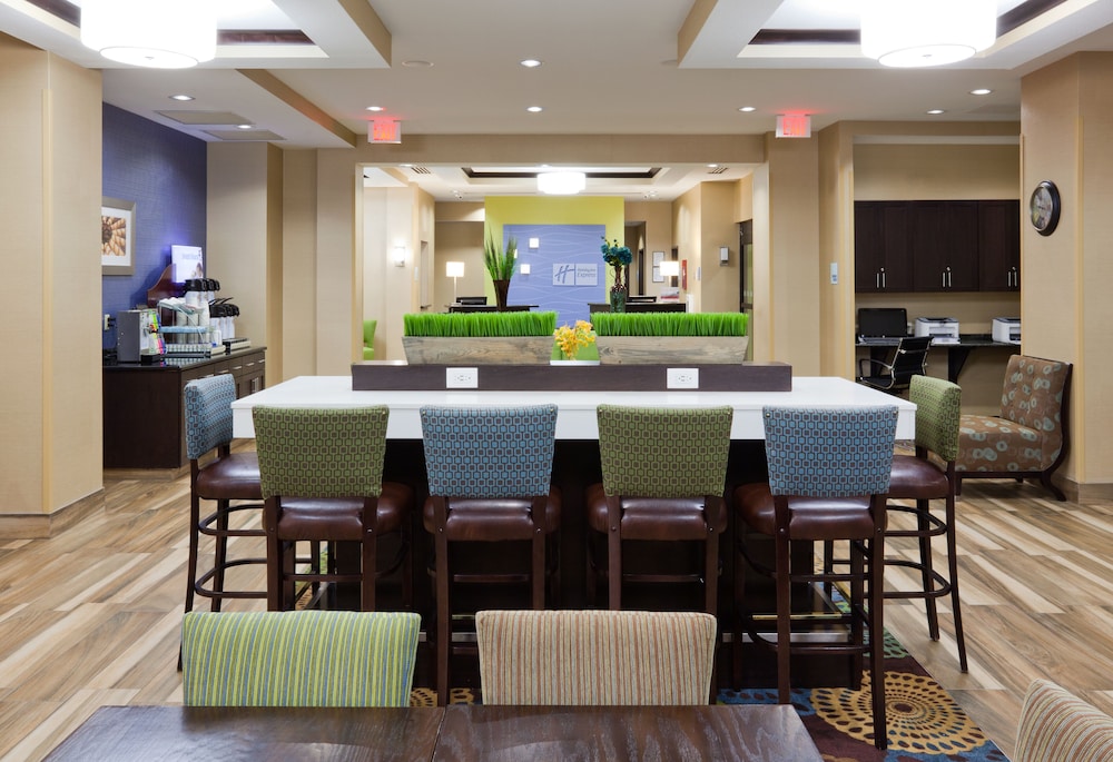 holiday inn express hotel and suites fort dodge by ihg