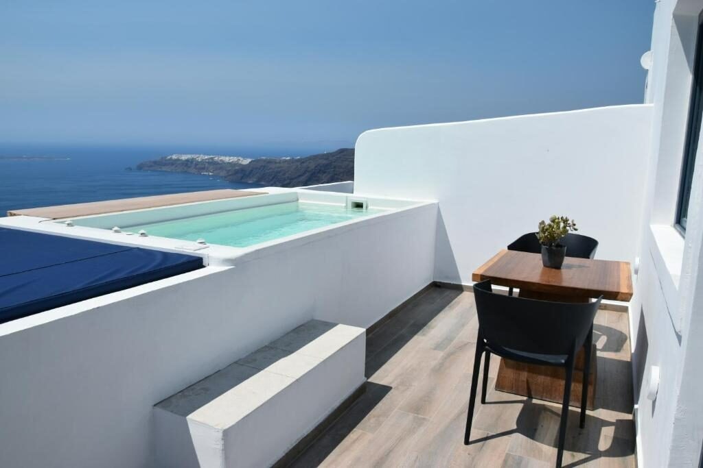 amaze suites adults only