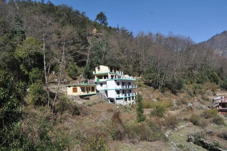 hotel snow view chopta