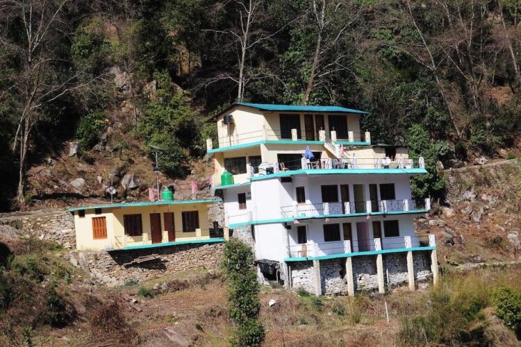 hotel snow view chopta