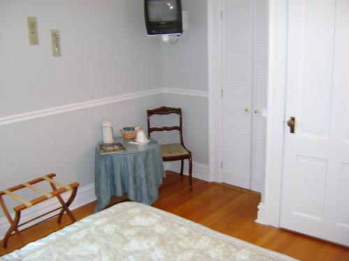 four creeks bed and breakfast