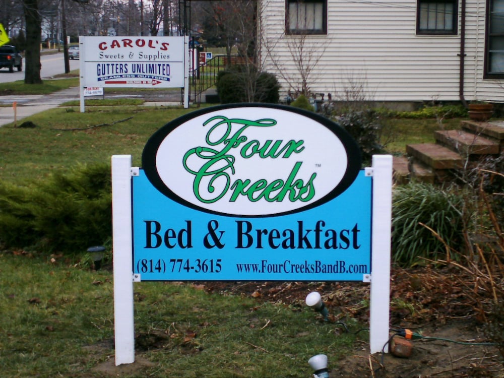 four creeks bed and breakfast