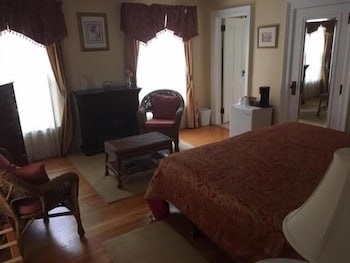 four creeks bed and breakfast