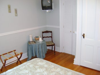 four creeks bed and breakfast