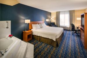 Fairfield Inn And Suites By Marriott Toronto Brampton,Toronto>>Brampton,3 star