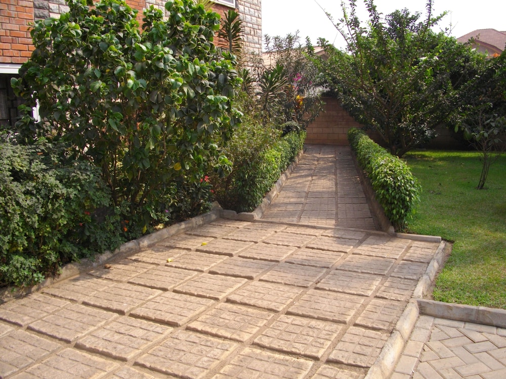 calabash green executive apartments