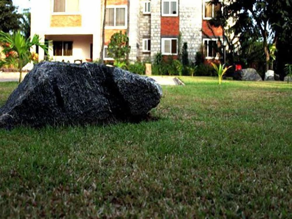 calabash green executive apartments