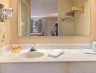 Days Inn By Wyndham Asheville Downtown North,Woodfin>>Asheville,3 star