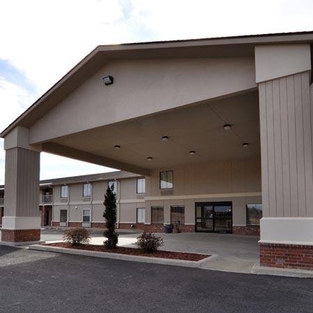 Econo Lodge Inn & Suites