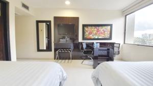 porton medellin hotel