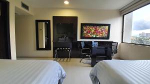 porton medellin hotel