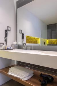 porton medellin hotel