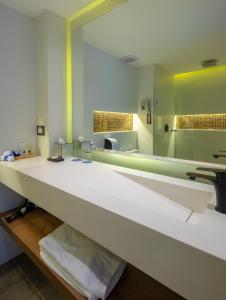 porton medellin hotel