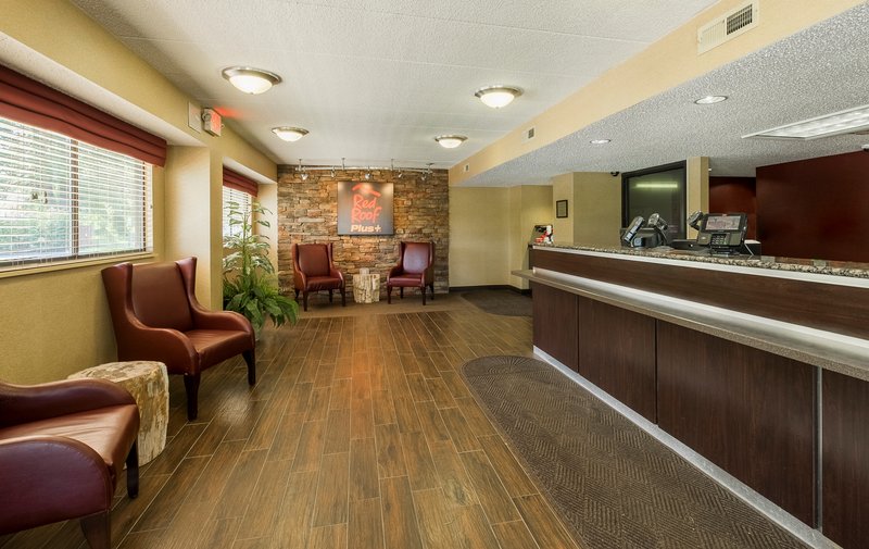 red roof inn plus wilmington newark