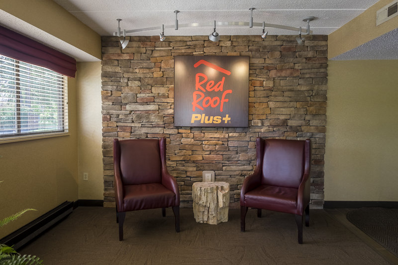 red roof inn plus wilmington newark