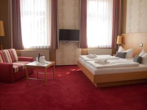 Hotel & Restaurant Waldschlosschen,Ostprignitz-Ruppin>>Kyritz,3 star
