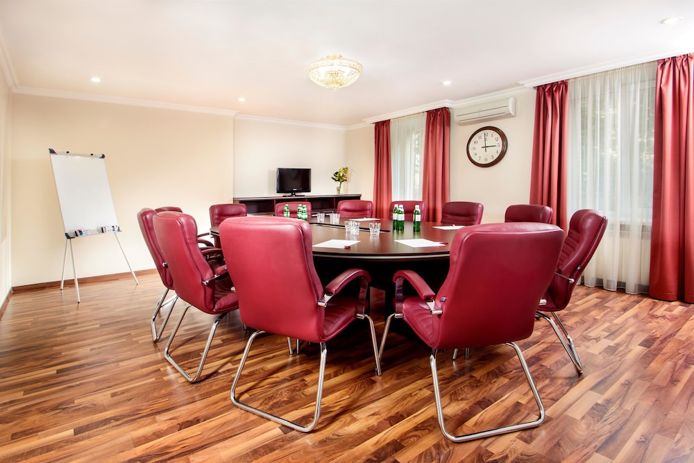 greguar hotel and apartments