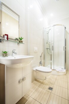 greguar hotel and apartments