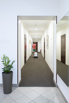 greguar hotel and apartments