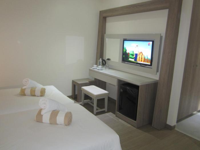 melpo antia hotel and suites