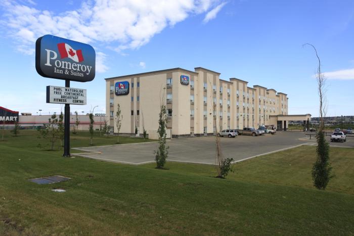 Pomeroy Inn & Suites Hotel Dawson Creek