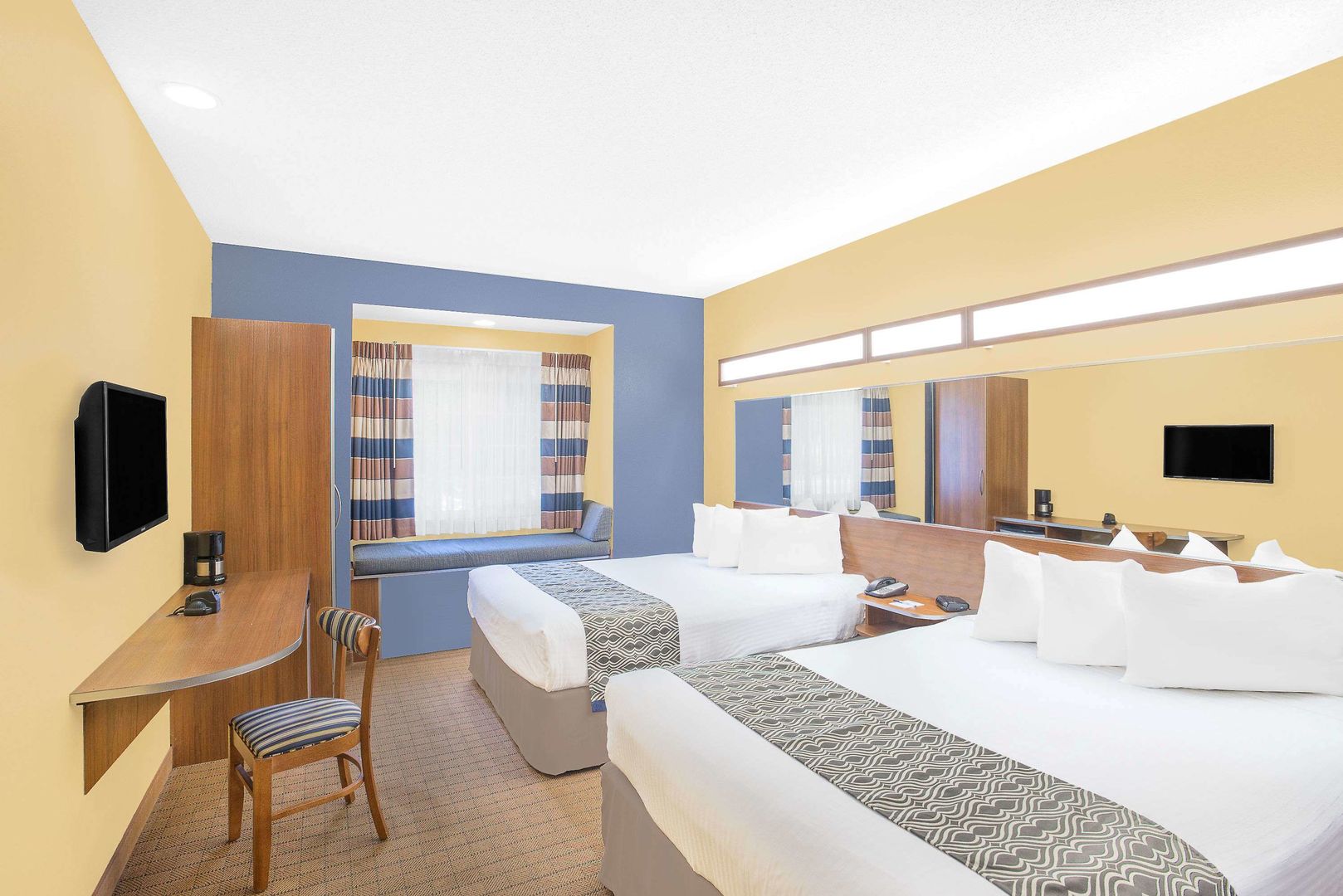 microtel inn and suites by wyndham chili rochester airport