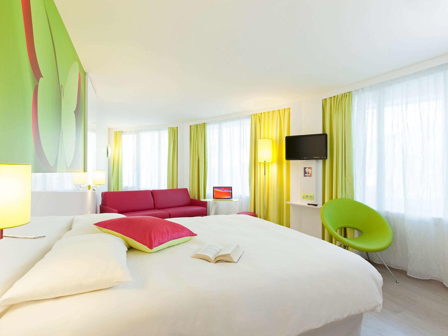 ibis styles bordeaux st medard hotel