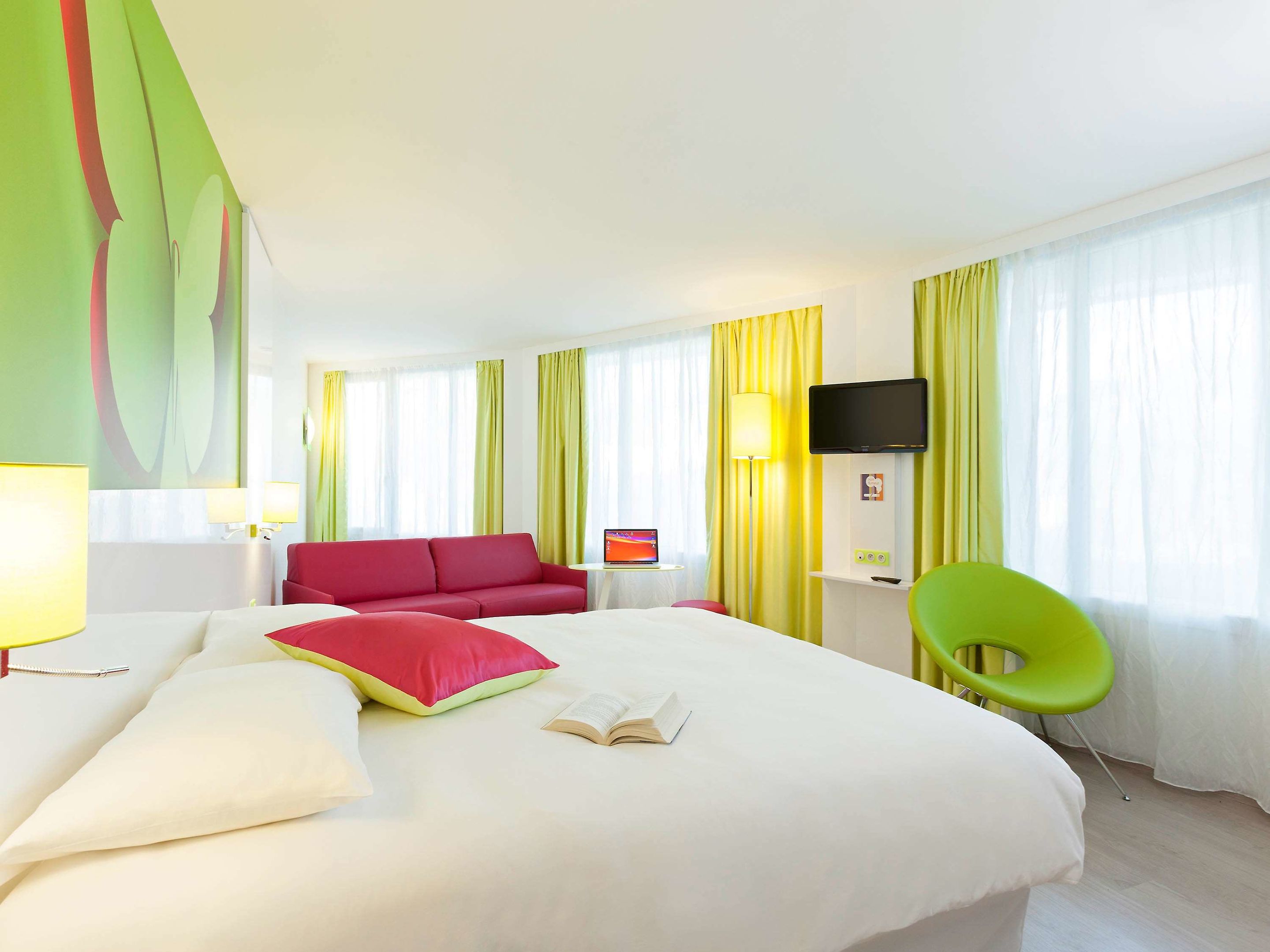 ibis styles bordeaux st medard hotel